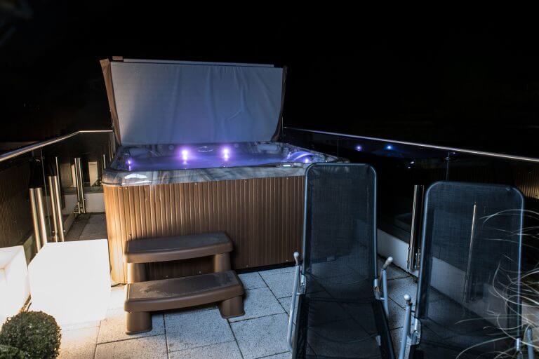 ferienwohnung-jacuzzi-2